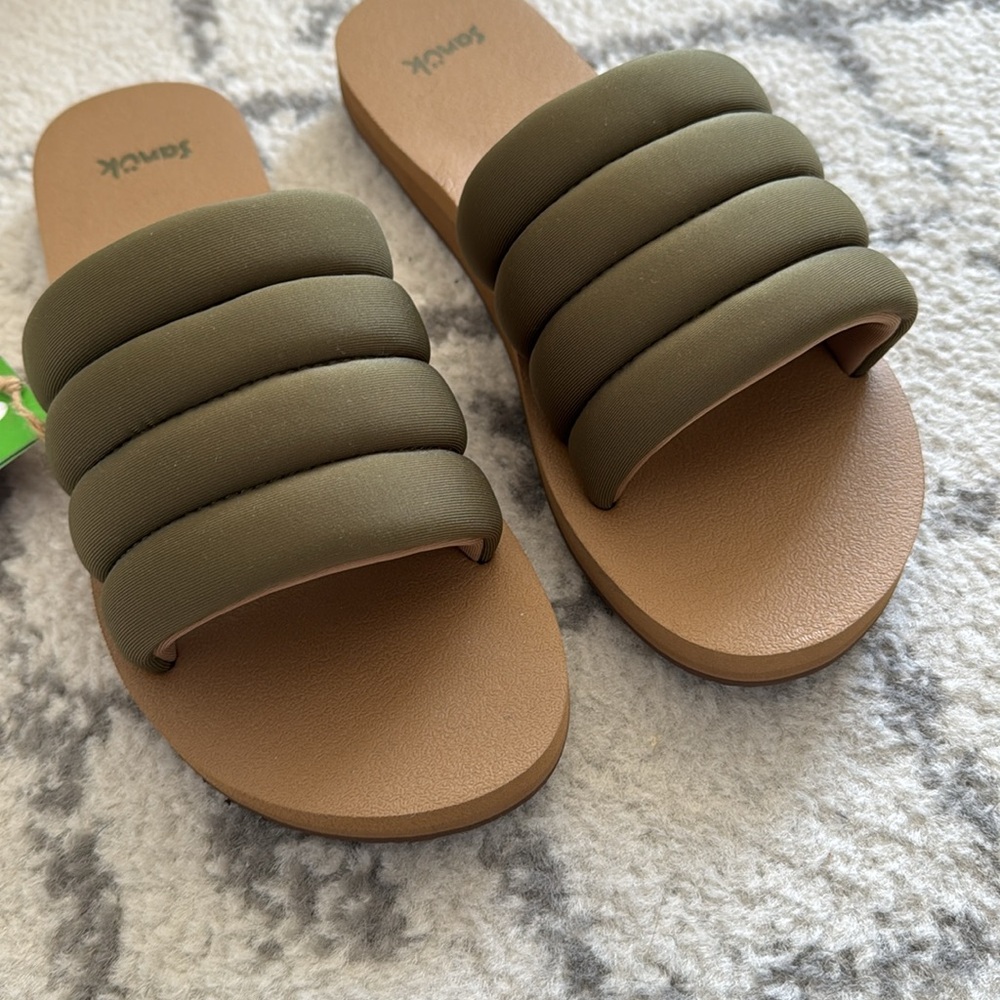 SANUK WOMEN'S PUFF N SLIDE ST DARK OLIVE - Picture 5 of 7
